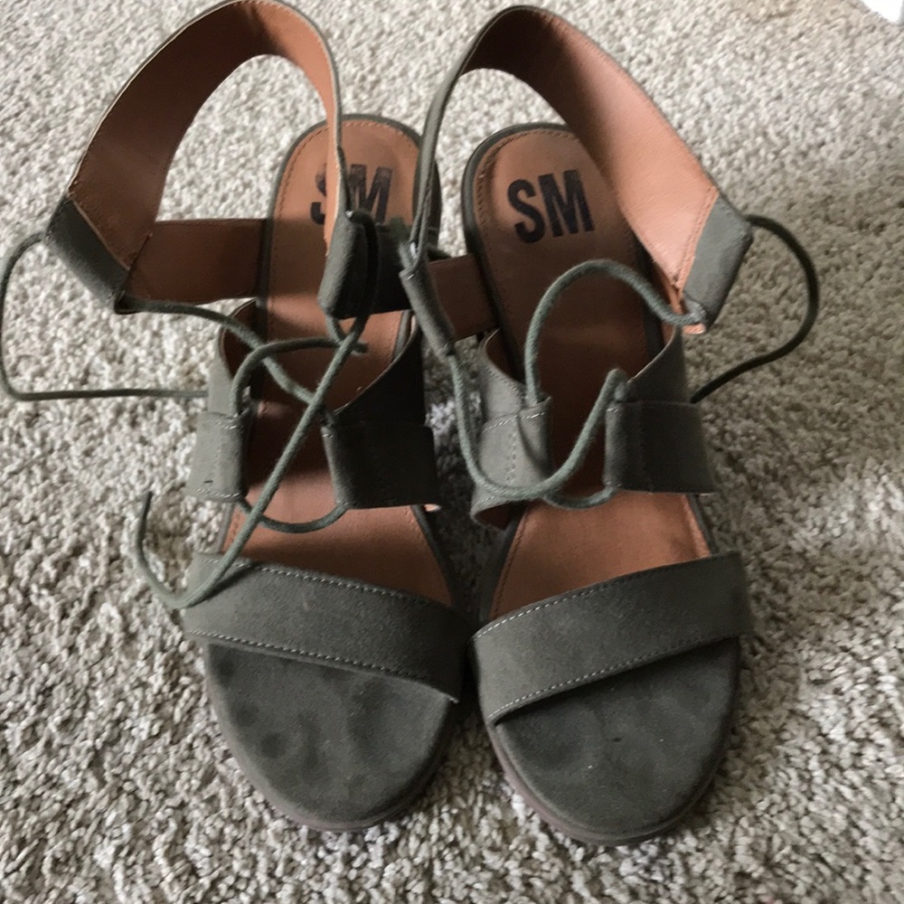 Steve Madden Army green lace up heels